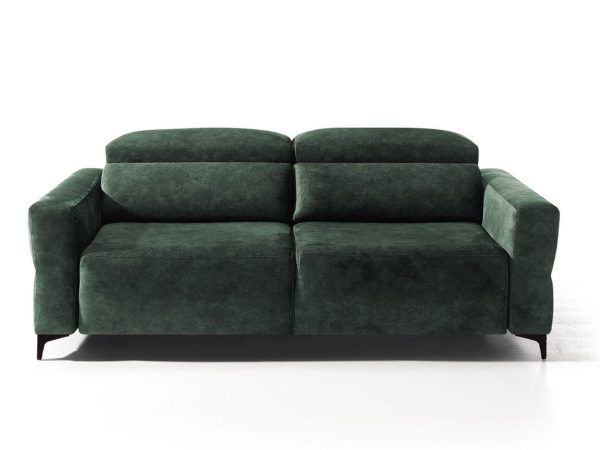 <span class="capital">T</span>heo